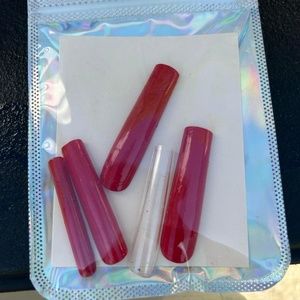 Simple press on nails !